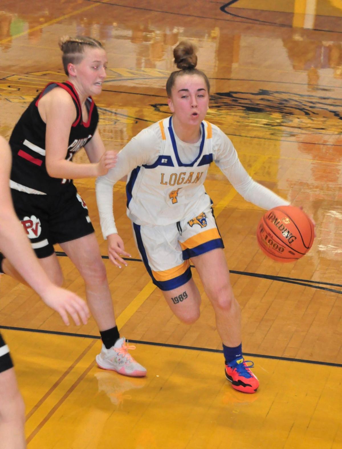 20211215-log-lady cats classic roundup Abby Myers