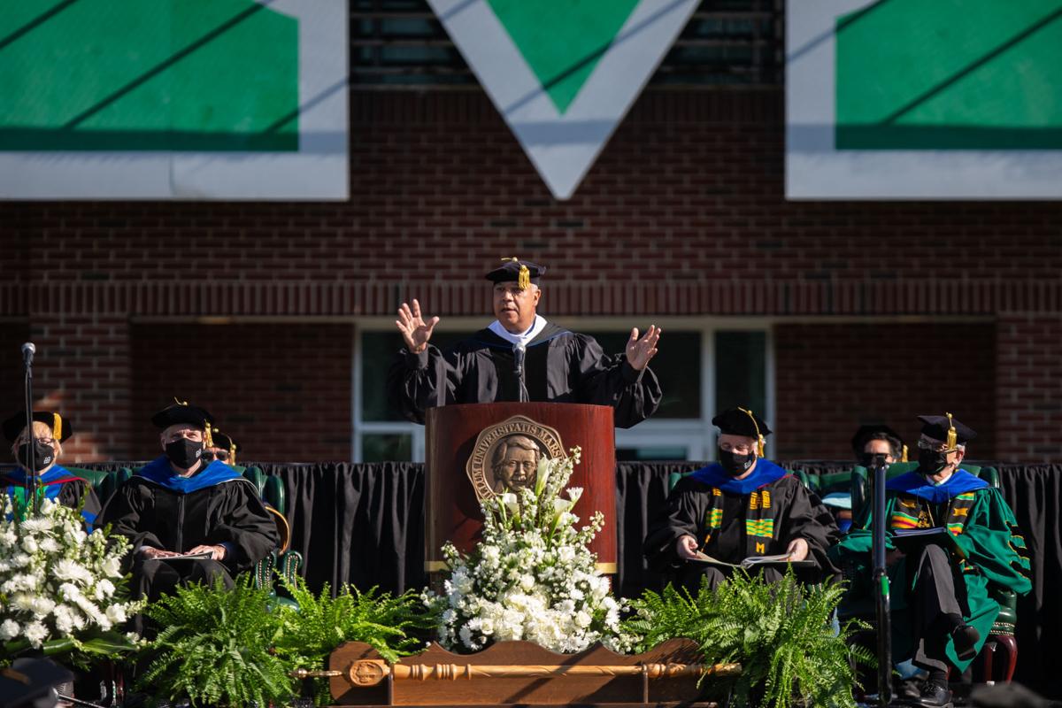20210502-hd-commencement