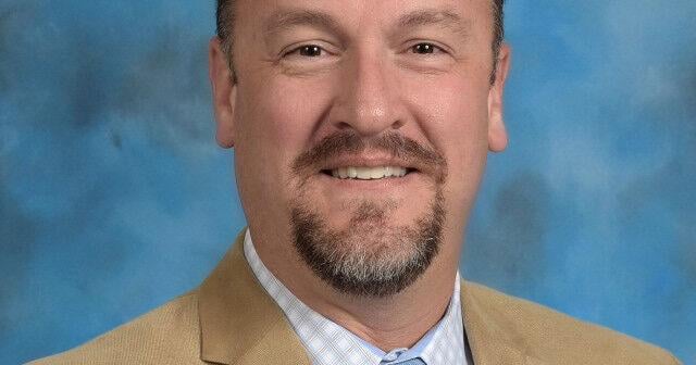 School board gives Allen high marks