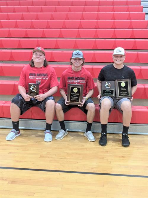 West Lincoln High hands out baseball, year-end awards