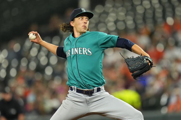 Adam Frazier leaves Mariners, signs with Orioles after