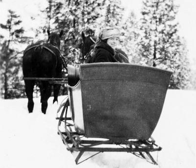 Blast from the Past / 1917: Lovely weather for a sleigh ride