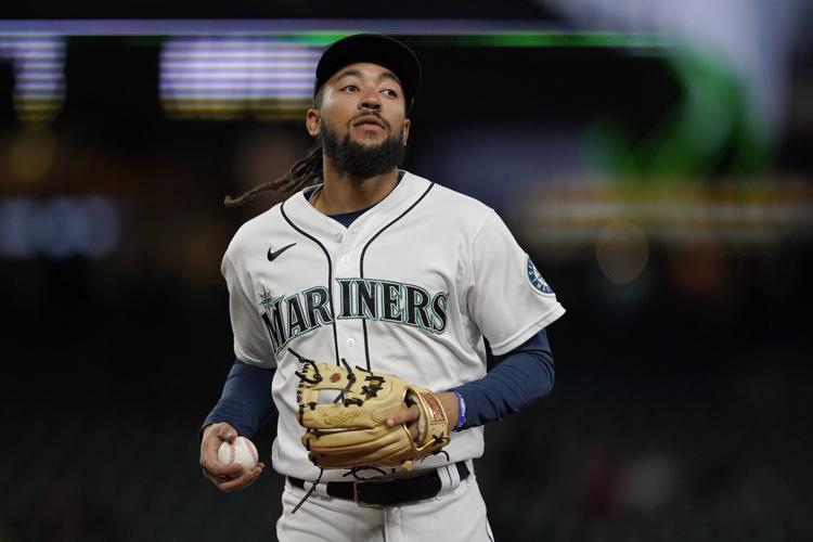 Why did the Seattle Mariners hold a players-only meeting