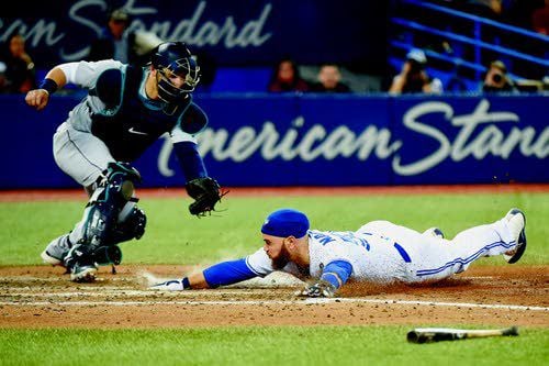 Justin Smoak provides the offence as Blue Jays beat Cleveland 2-1