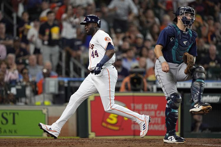 Houston, Texas, USA. July 31, 2022: July 31, 2022 - Houston, Texas, U.S.A:  Houston Astros YORDAN ALVAREZ (44) bats in the tenth inning as the Houston  Astros defeated the Seattle Mariners 3-2