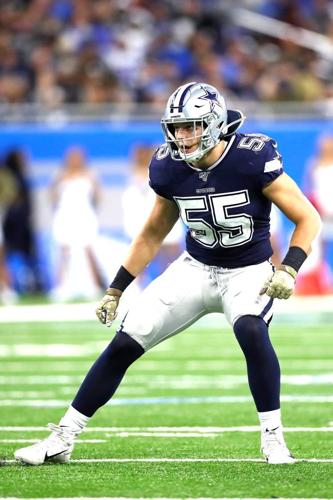 Why does Cowboys LB Leighton Vander Esch wear a neck roll with his uniform?