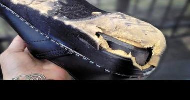 Hydrolysis, the crumbling of shoe soles explained