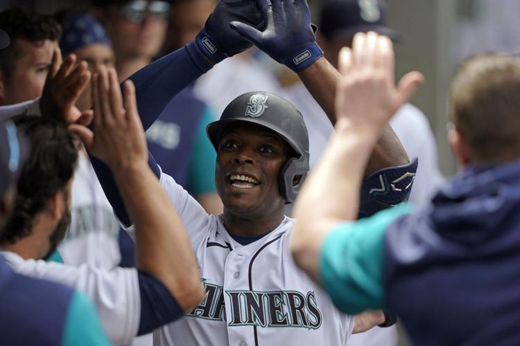 Toro's single in 9th sends Mariners past Athletics