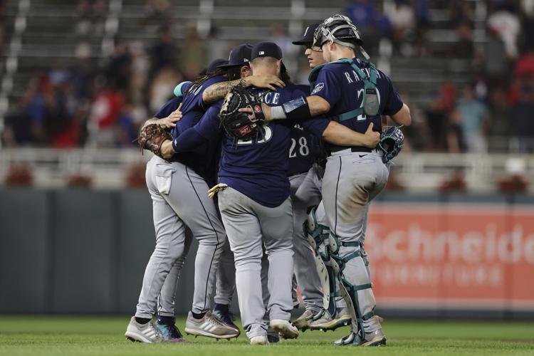 Mariners' Julio Rodriguez out of lineup for second straight game due to  sore foot