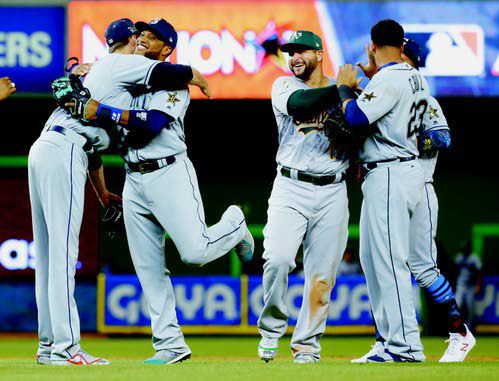 Robinson Cano, just as his Mariners' teammates, baffled again in