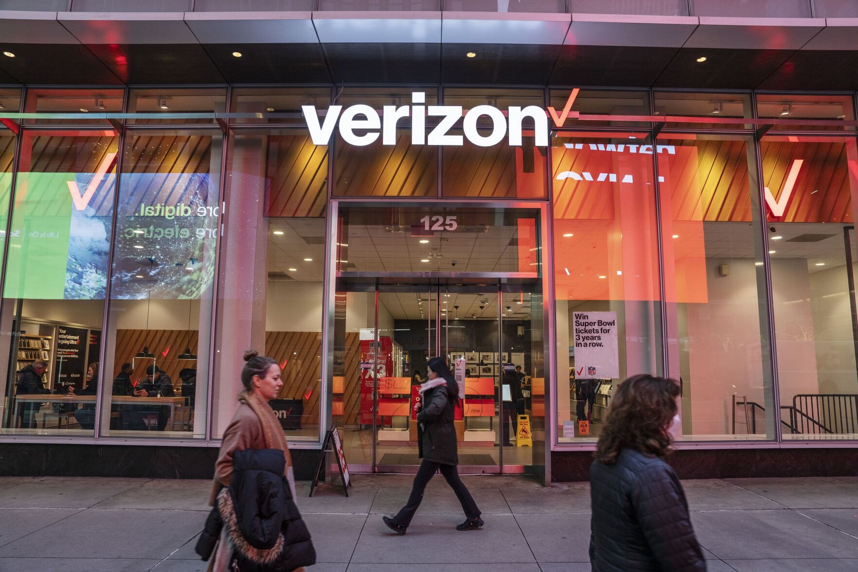 How To Claim Your Slice Of A $100 Million Verizon Settlement | Consumer ...