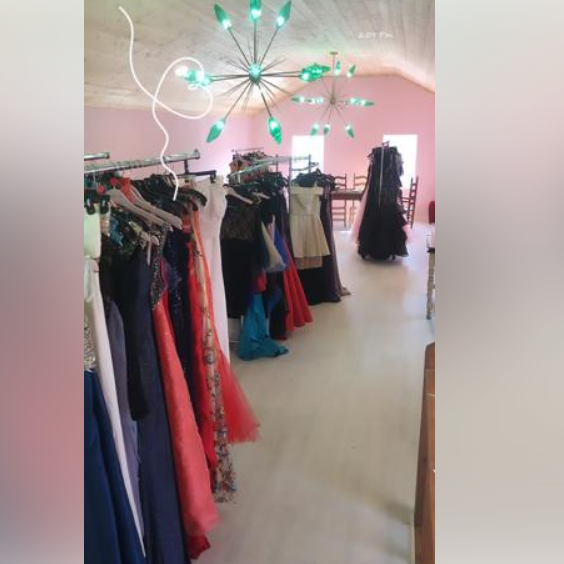 Teacher offers free prom dresses to disadvantaged girls struggling