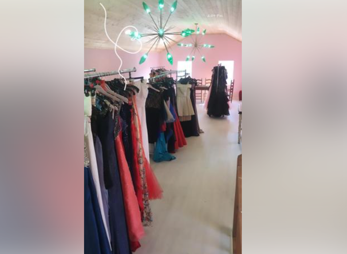 ‘Say Yes to the Prom Dress’ offers free formals for high school girls
