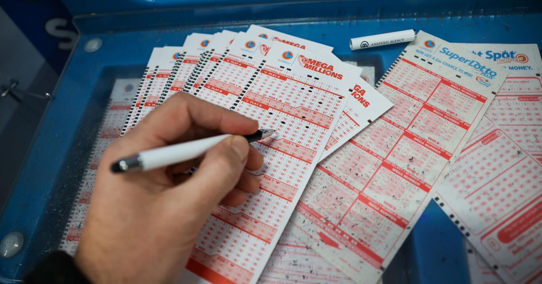 Mega Millions draws numbers for $1.35 billion jackpot -- the 2nd largest in history -- on Friday - Vimarsana News
