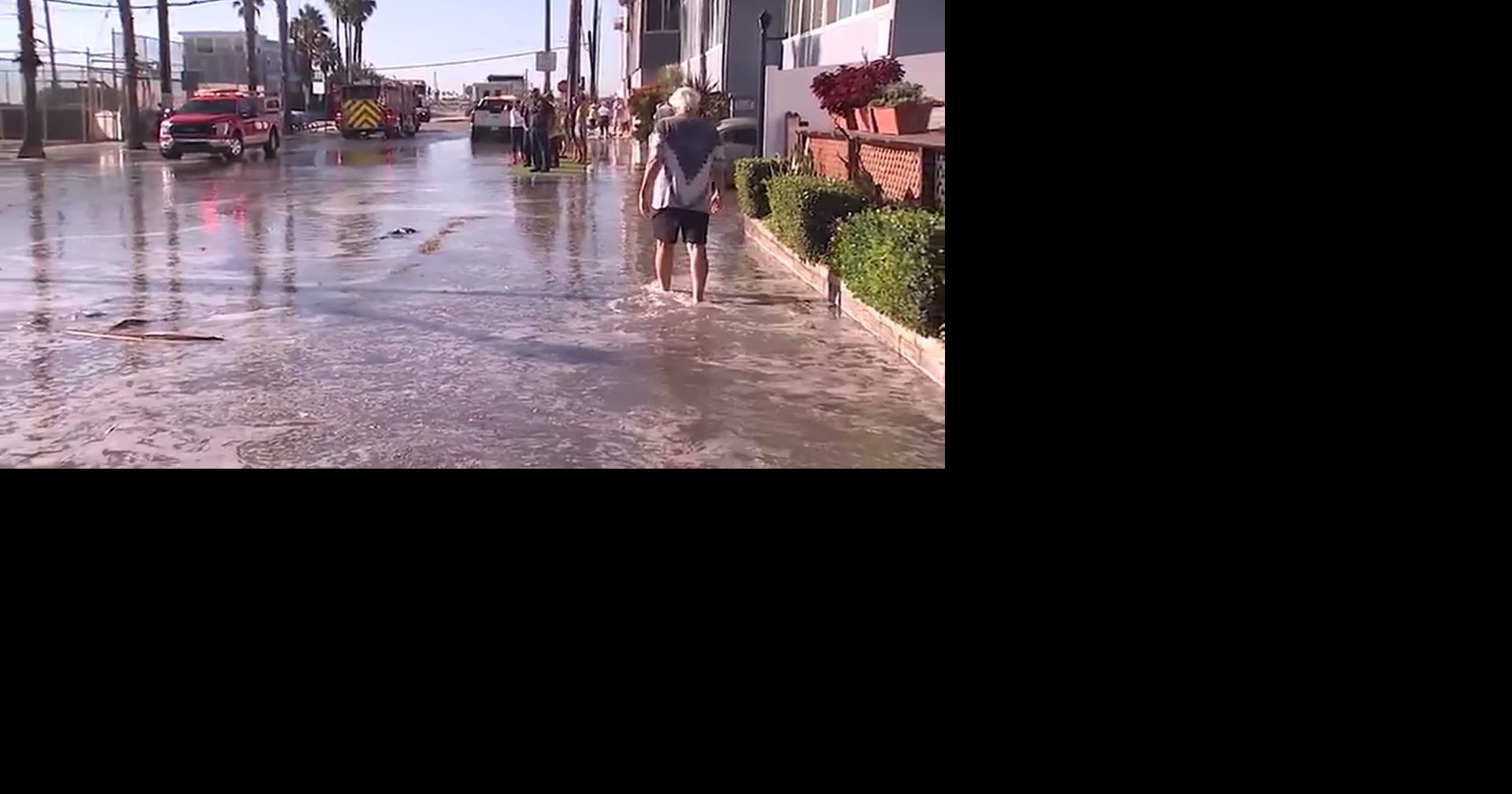 RAW: CA: WEATHER-HIGH TIDES PROMPT FLOODING | Regional/National ...