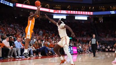1 Tennessee Volunteers bounce back with 74-70 win over Texas Longhorns | Local Sports | local3news.com