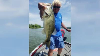 World Famous Angler Jimmy Houston fishing on Lake Chickamauga