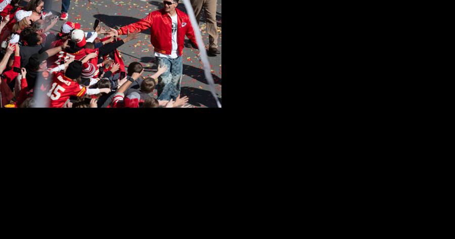 WATCH LIVE: 1 dead, at least 14 injured in shooting at Chiefs celebration rally, fire department says - Vimarsana News