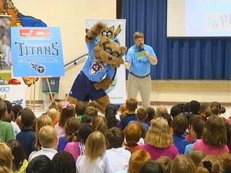 Titans Caravan rolls in to Red Bank Elementary | What's Trending ...