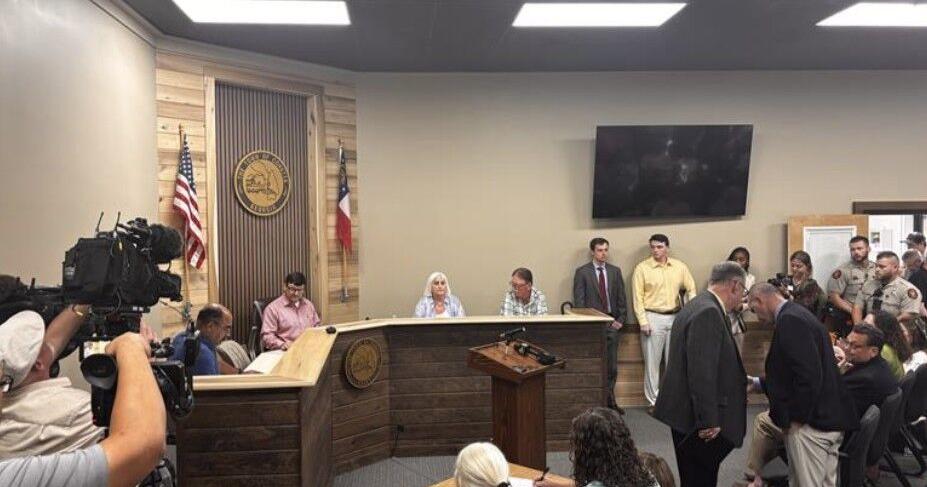 Kornberg takes over meeting after Mayor Shinnick leaves