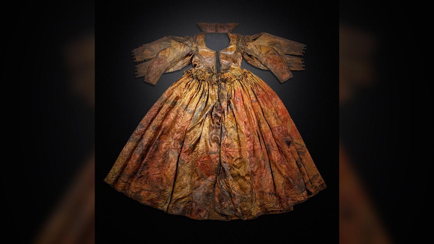 stunning silver wedding dress recovered from 17th century shipwreck Silver wedding dress recovered from 17th century shipwreck
