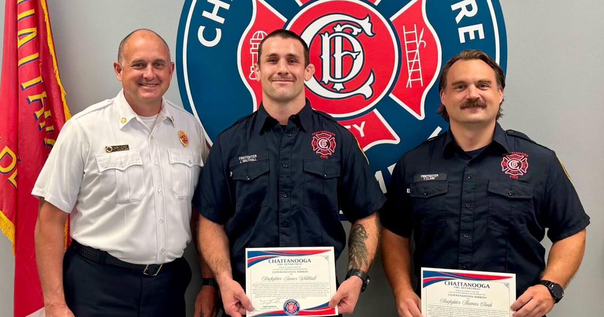 UPDATE: 2 Chattanooga firefighters commended for saving elderly man in apartment fire