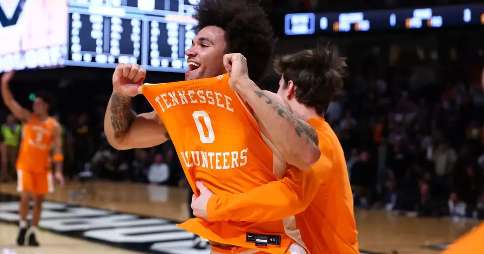 Tennessee Volunteers take down #19 Vanderbilt Commodores 69-65 for second AP Top 20 road win