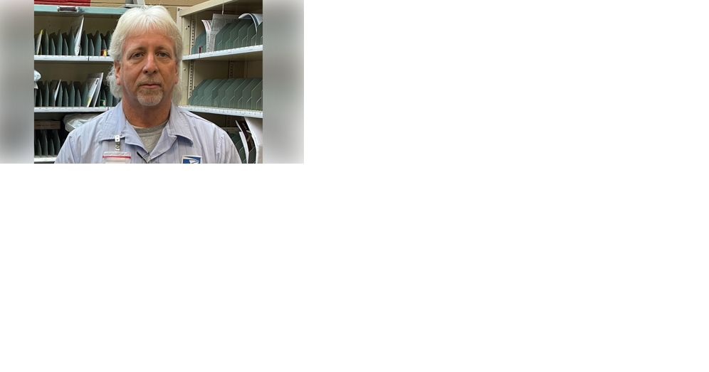 Letter carrier saves residents from burning apartment, USPS to recognize heroic employee - Vimarsana News