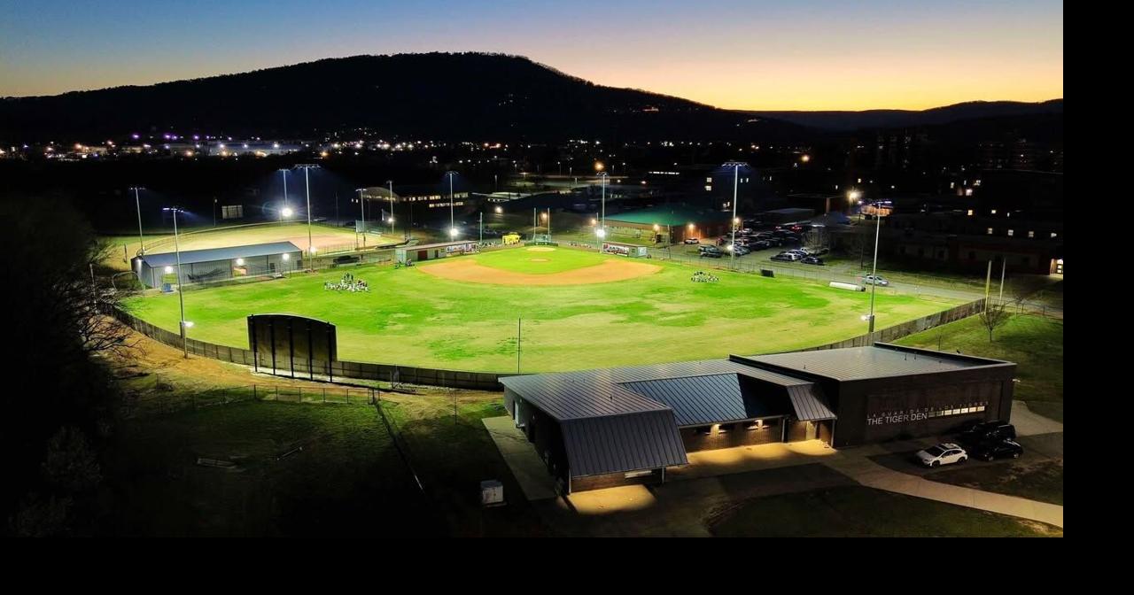 Howard High School Tigers Make History Playing Under Lights | Local ...