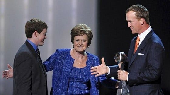 Broncos' Peyton Manning donates $500,000 to Pat Summitt Foundation