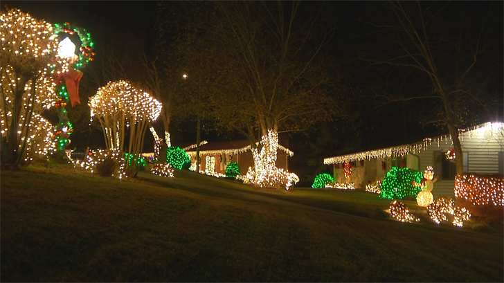 East Ridge Christmas Parade 2022 Route Light Display In East Ridge Attracts Thousands | What's Trending |  Local3News.com