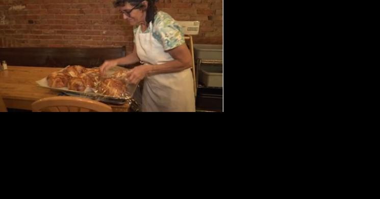 Restaurant owner sells bread to benefit Ukrainian refugees - Vimarsana News