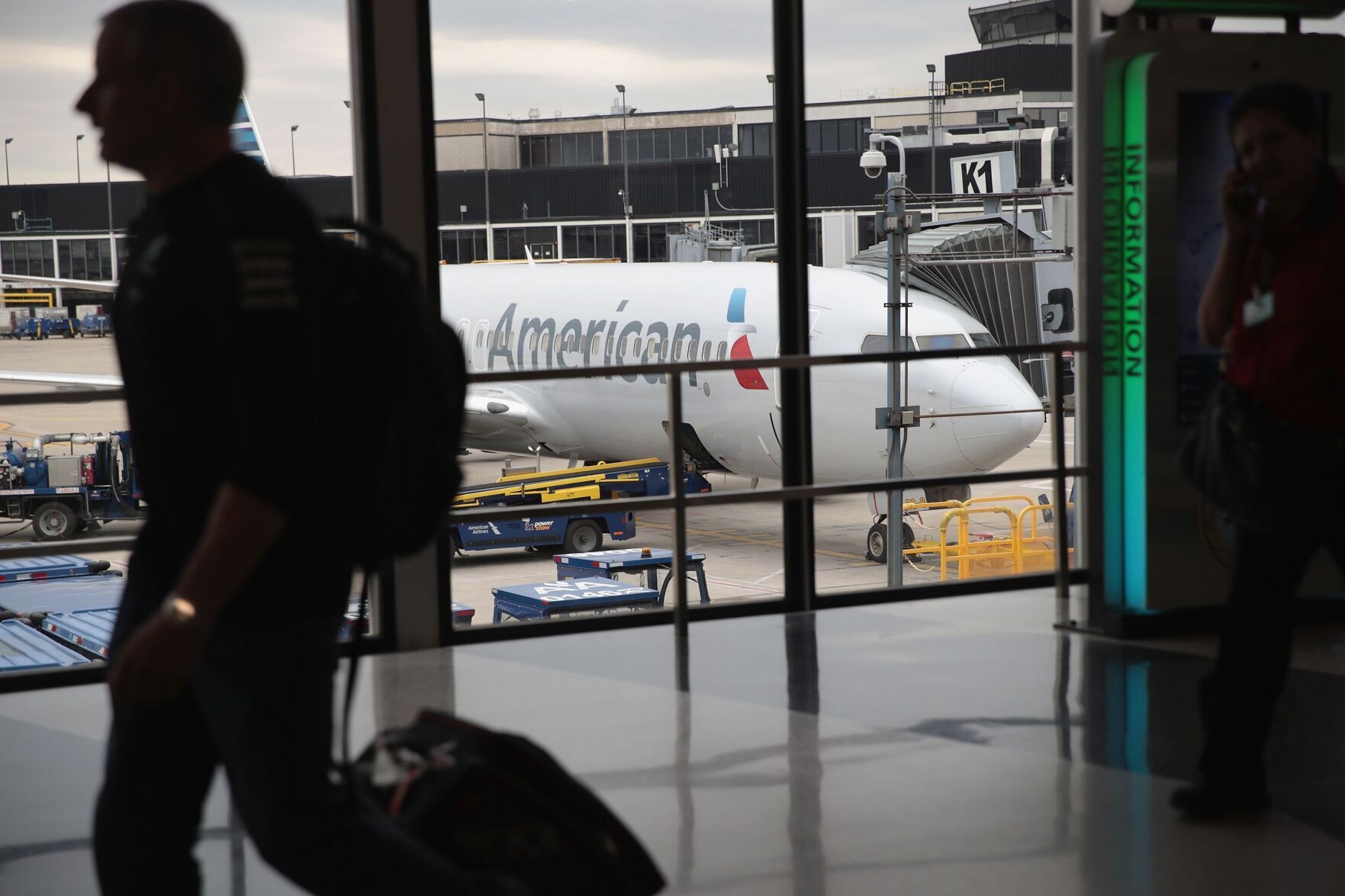 American Airlines Raises Checked Bag Fees | Regional/National Headlines ...