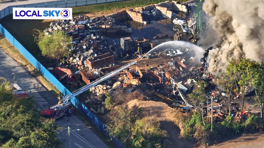 Fire at auto scrap yard in downtown Chattanooga sends huge plume of ...