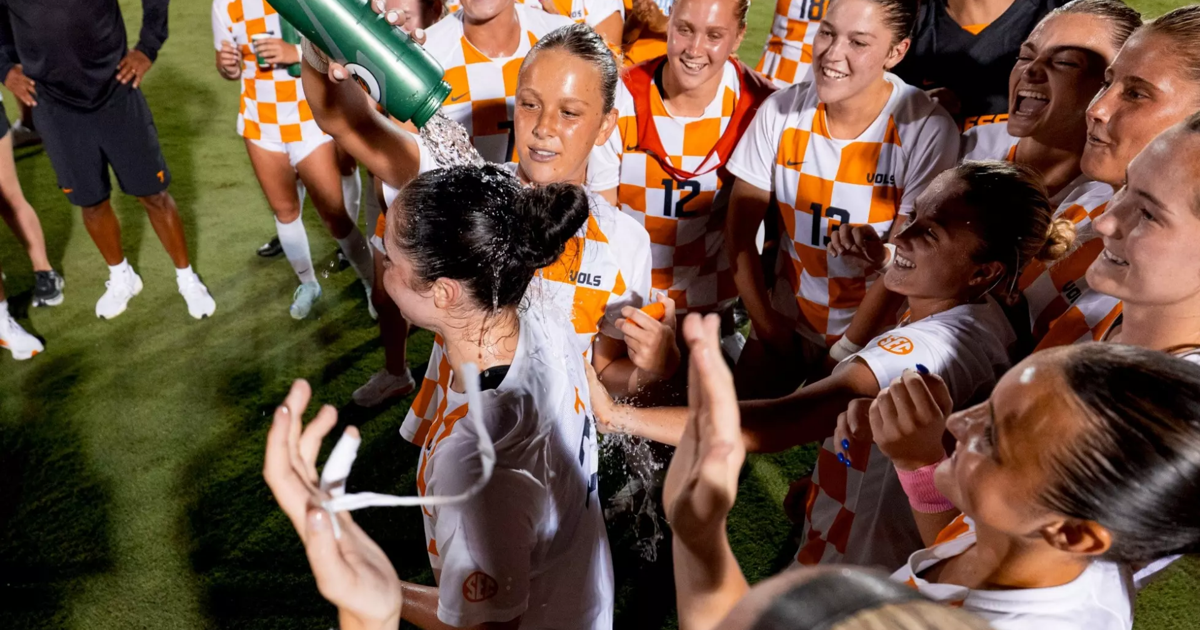 Tennessee Lady Vols knock off #1 and defending national champion North Carolina in 2025 season opener