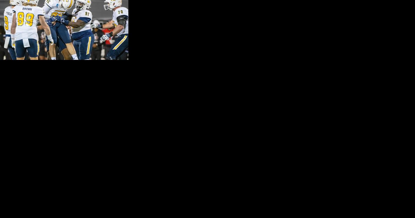 Clayton Crile's game-winning FG sends the Mocs to the second round - Vimarsana News