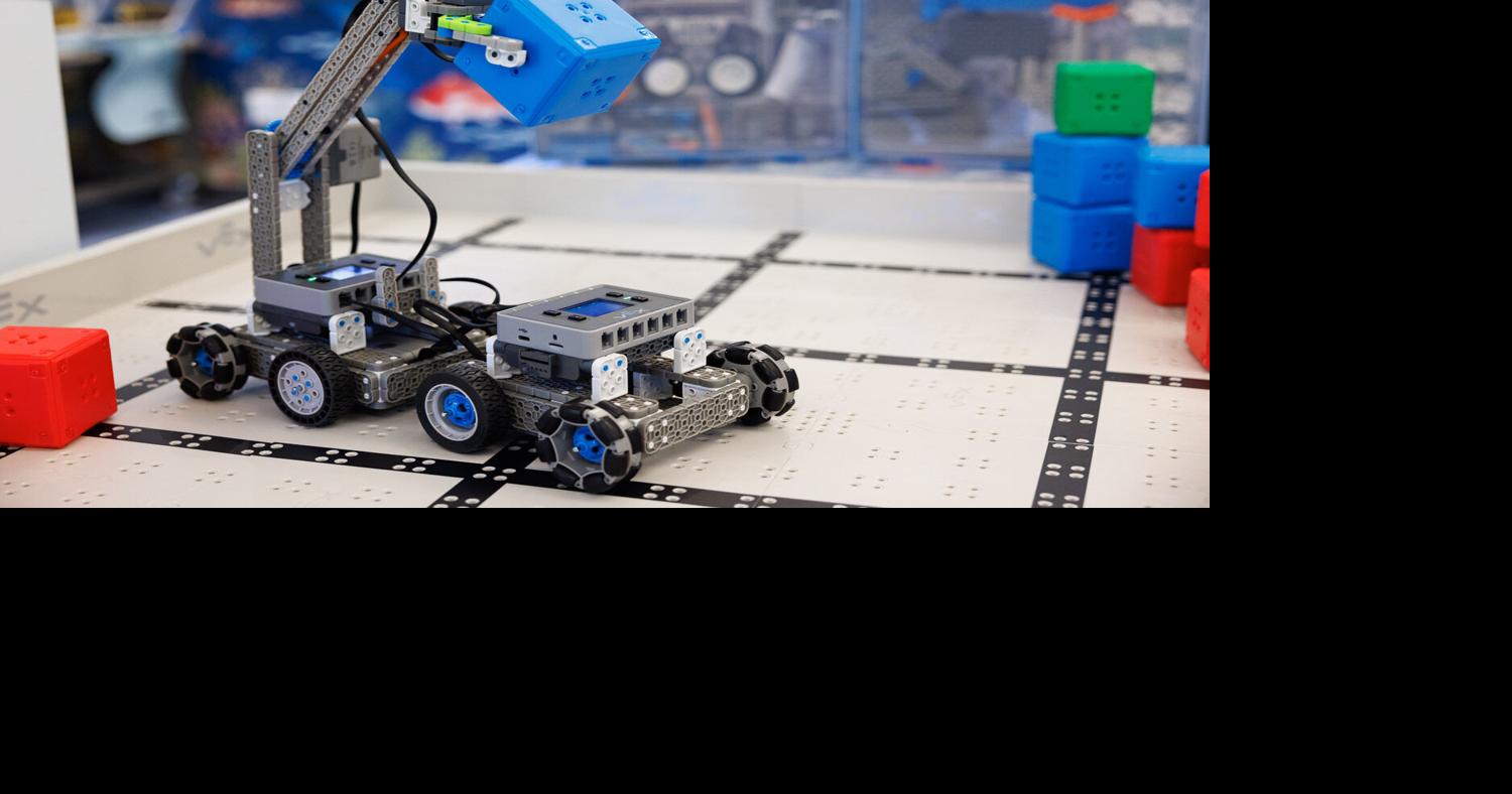 Tennessee Aquarium receives robotics kits for student STEM eductional programs