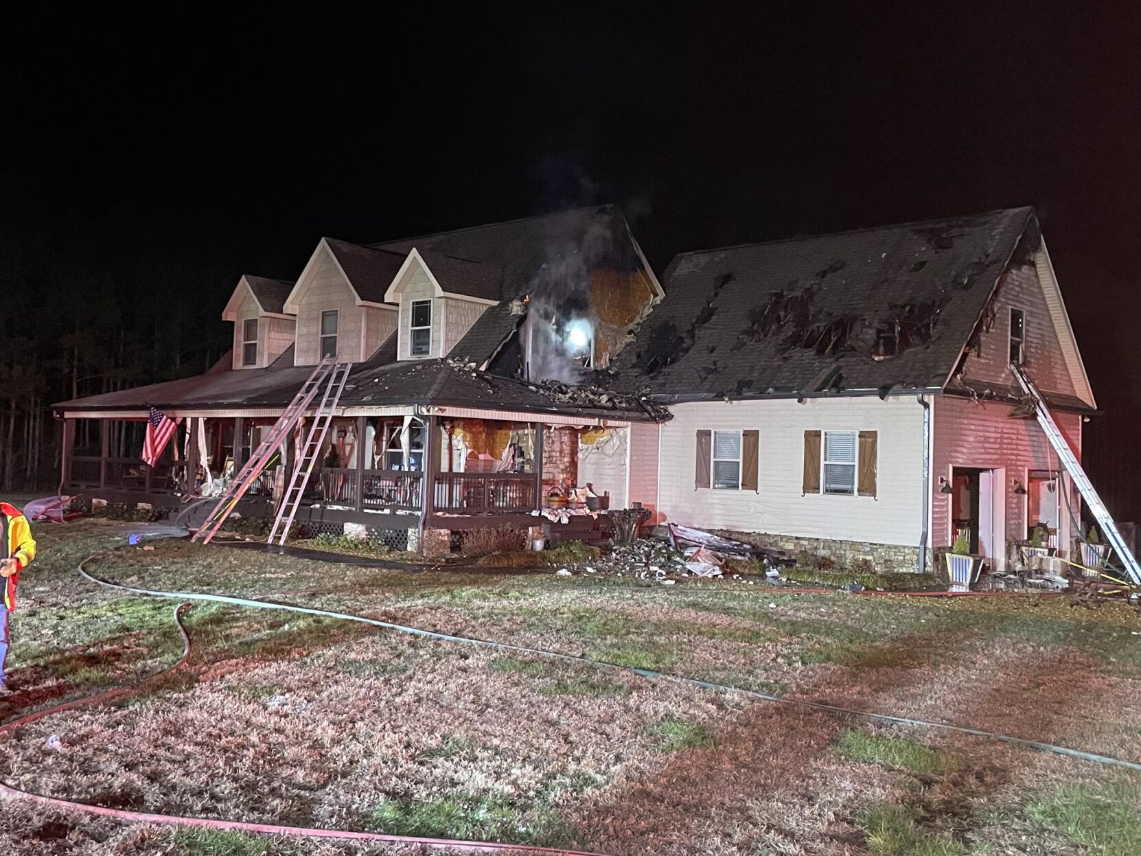 Tunnel Hill family escapes house fire without injuries | Local News ...