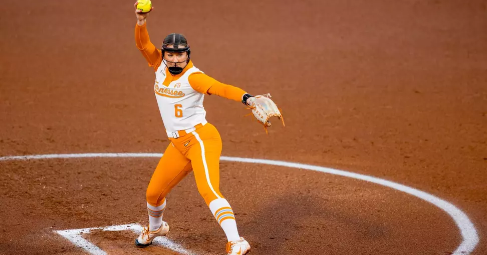 #1 Tennessee Lady Vols rally for 2-1 win over #5 Florida in series opener