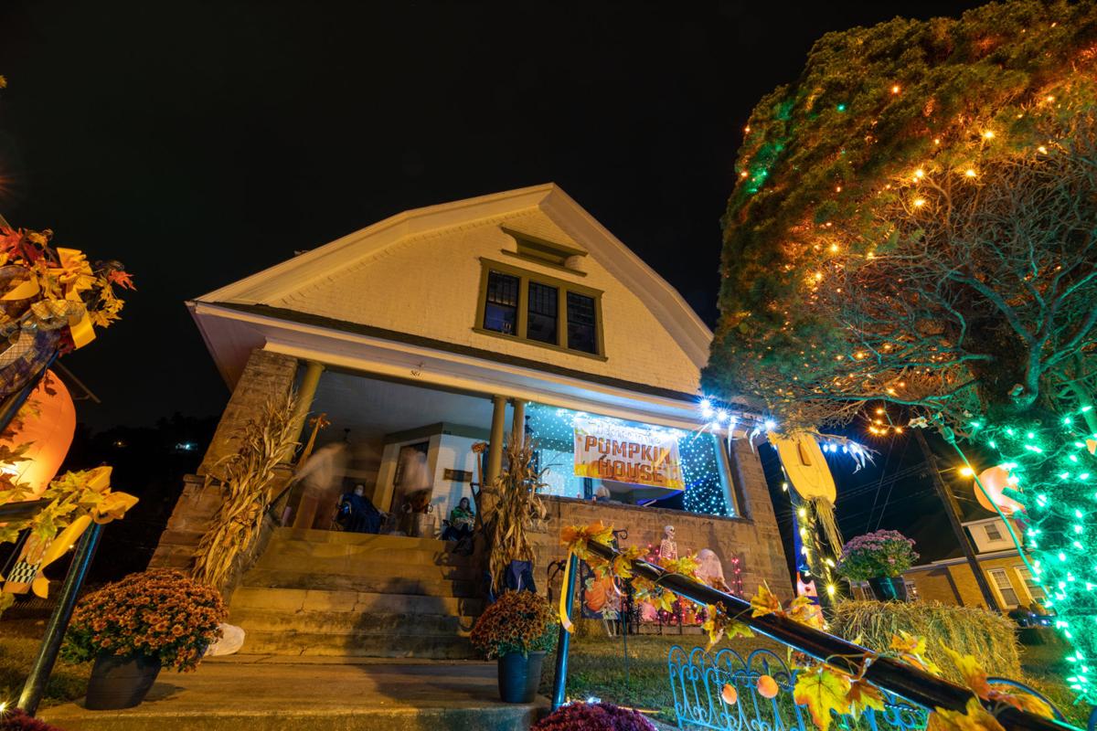 20201028-log-pumpkinhouse-33.jpg