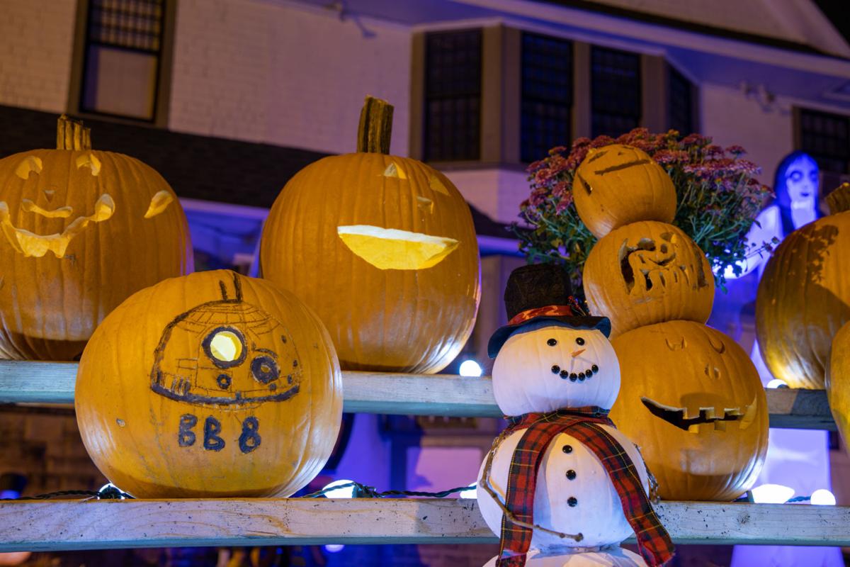 20201028-log-pumpkinhouse-21.jpg