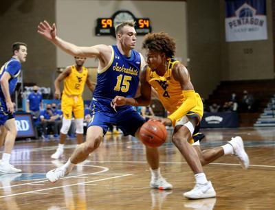 Wvu Basketball Mountaineers Defeat South Dakota State 79 71 In Opener Sports Loganbanner Com