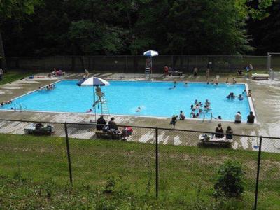 laurel park pool