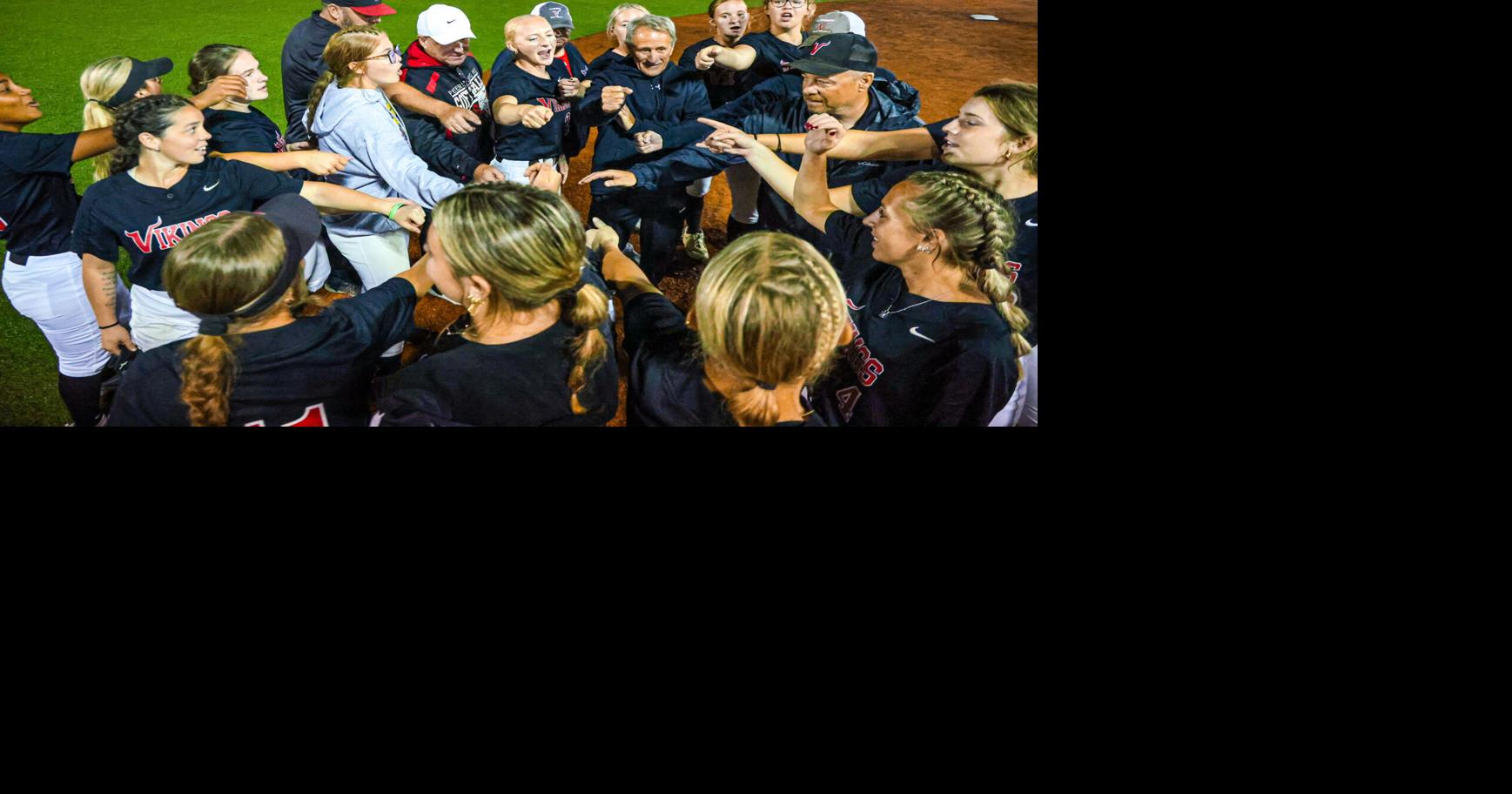 Prep state softball: No. 2 Petersburg defeats No. 1 Logan 10-6 in AA bracket
