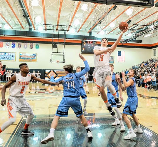 Photos Chapmanville 53, Mingo Central 42 (High School Boys Basketball