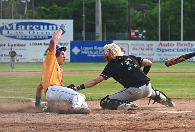 Wildcats dethrone Irish, 4-3, clinch spot in AA state tournament ...
