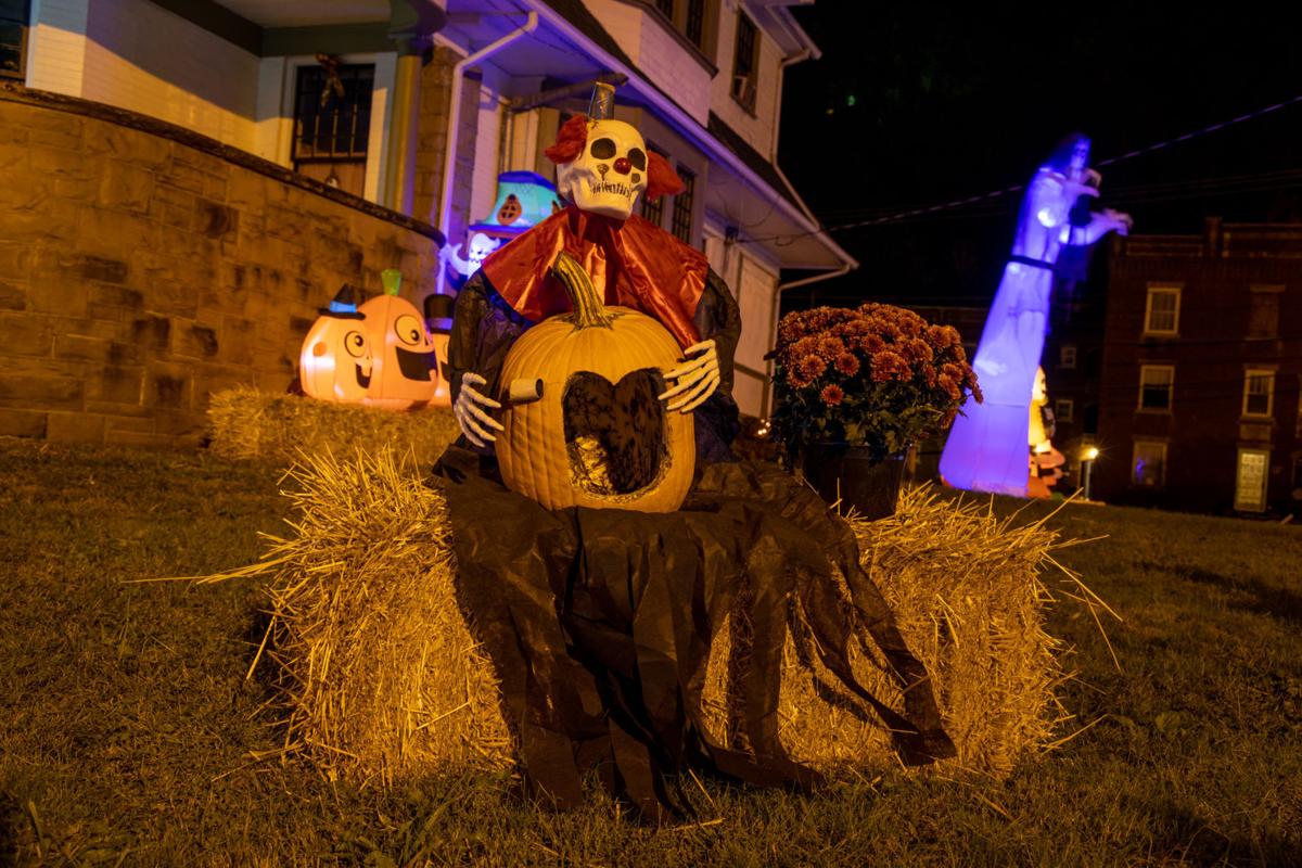 20201028-log-pumpkinhouse-12.jpg