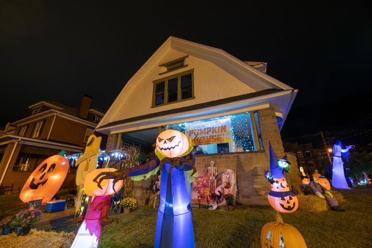 20201028-log-pumpkinhouse-35.jpg