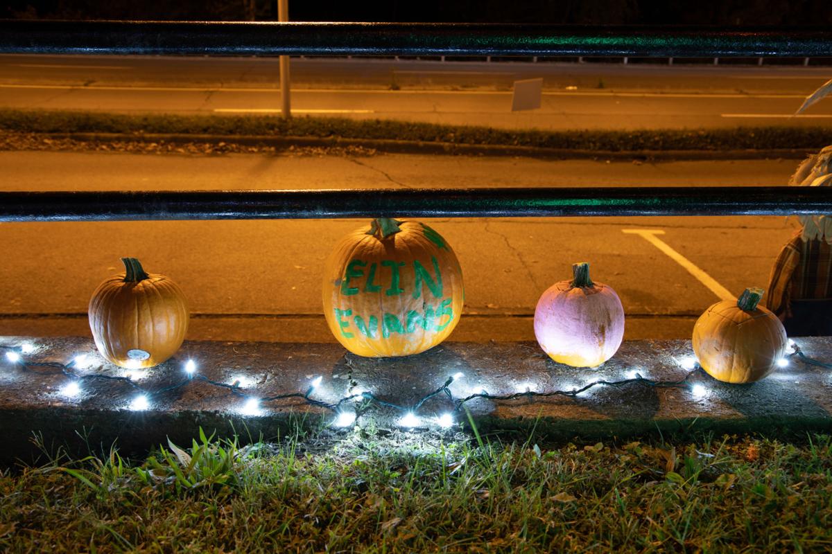 20201028-log-pumpkinhouse-05.jpg