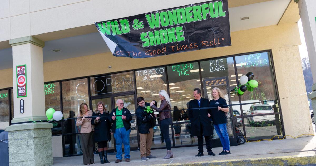 New smoke shop opens at Fountain Place Mall | News | loganbanner.com New smoke shop opens at Fountain Place Mall | News | loganbanner.com